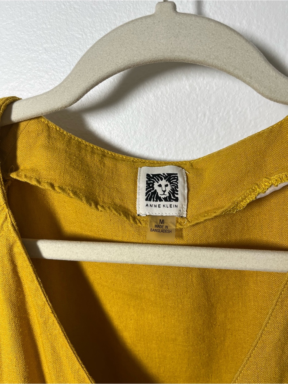 Anne Klein SIZE M Yellow Button-Front Top with Puff Sleeves - Picture 2 of 6